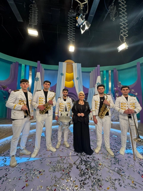 Falcon Wedding band qrupu — canlı səhnə çıxışı
