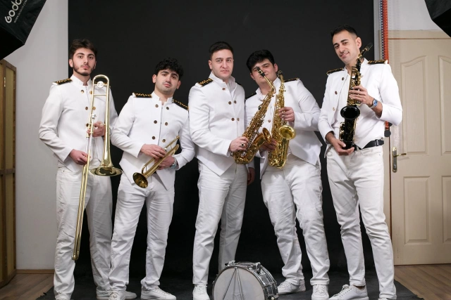 Peşəkar band qrupu çıxışı