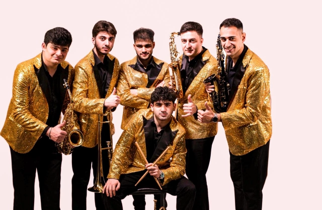 Toy şou proqramı — band qrupu