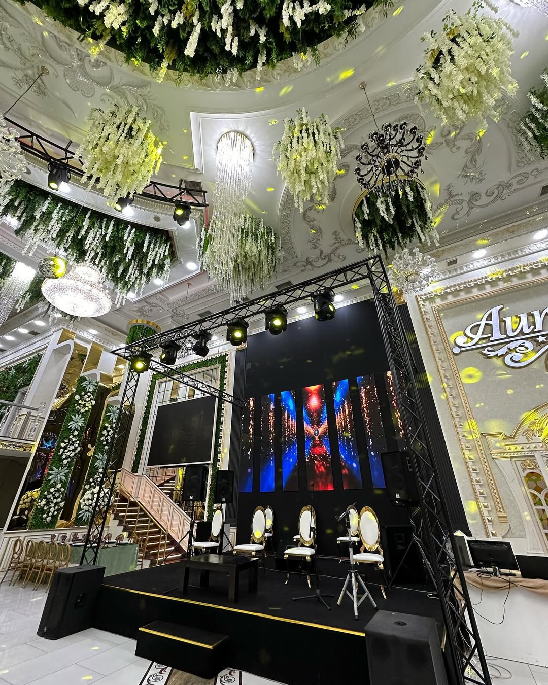 Aura - Böyük Zal - aura1 - şəkil 1