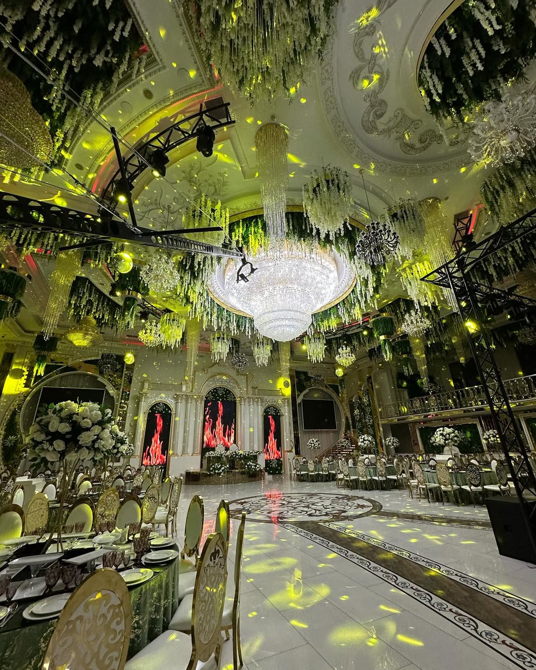 Aura - Böyük Zal - aura2 - şəkil 2