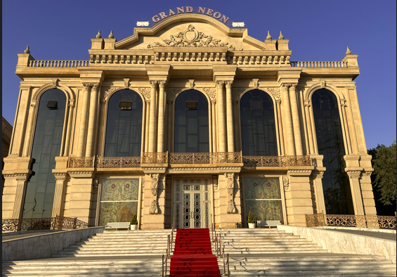 Grand Neon şadlıq sarayı