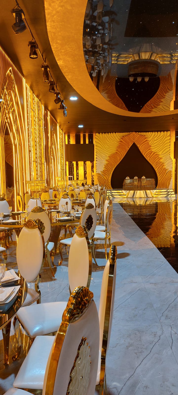 Manisa Hall - Böyük Zal - manisahall1 - şəkil 1