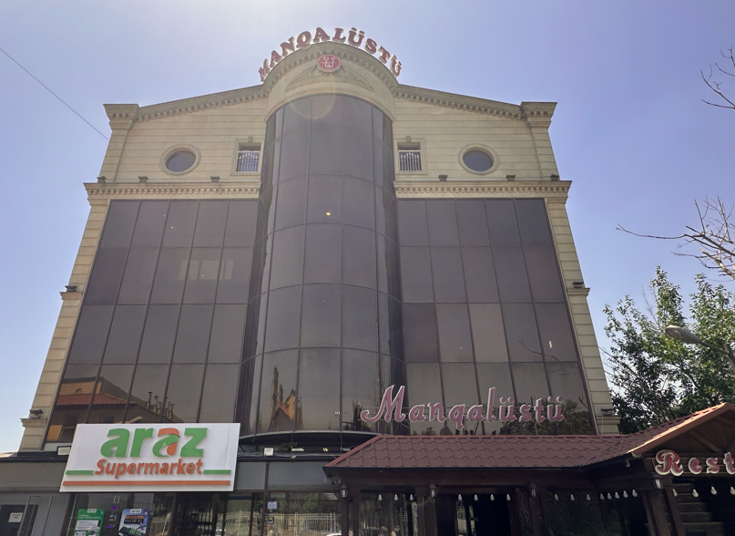 ManqalÜstü şadlıq sarayı